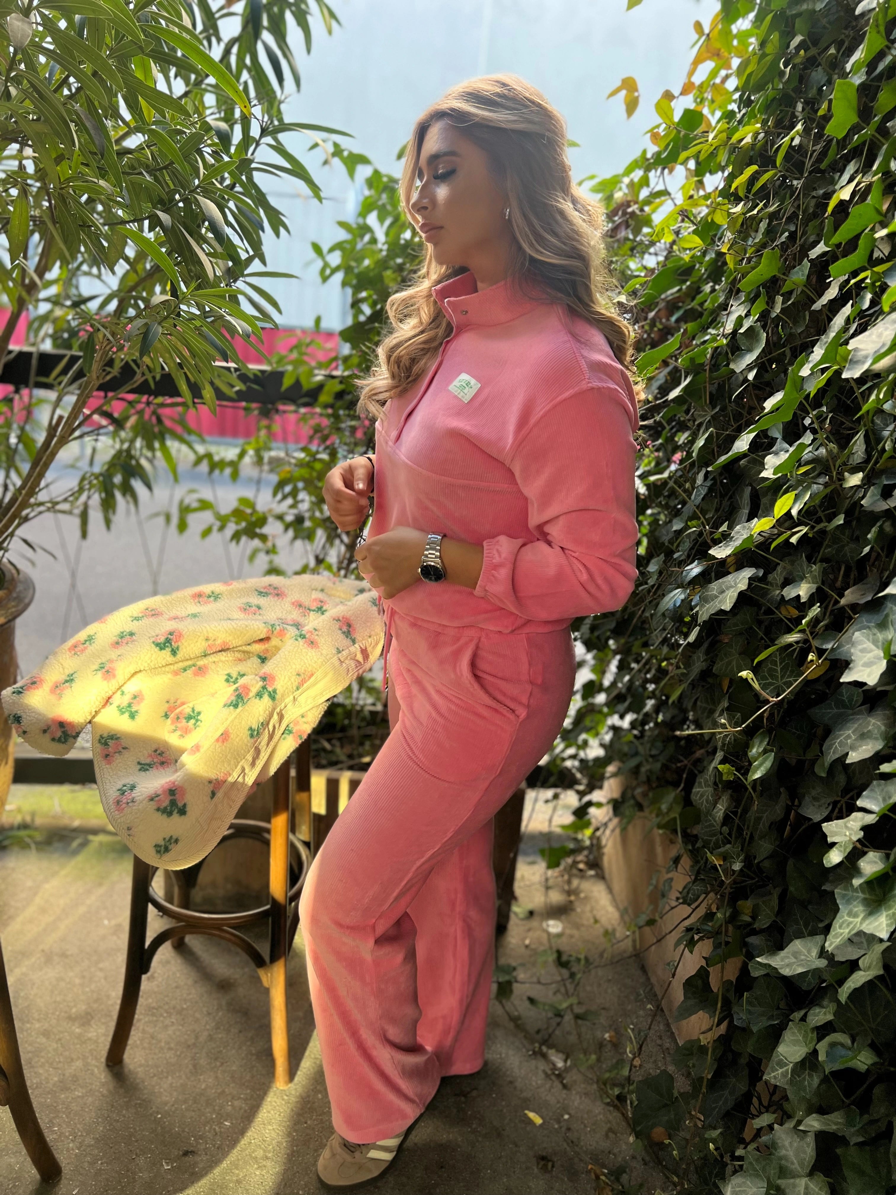 Ensemble survet pinky